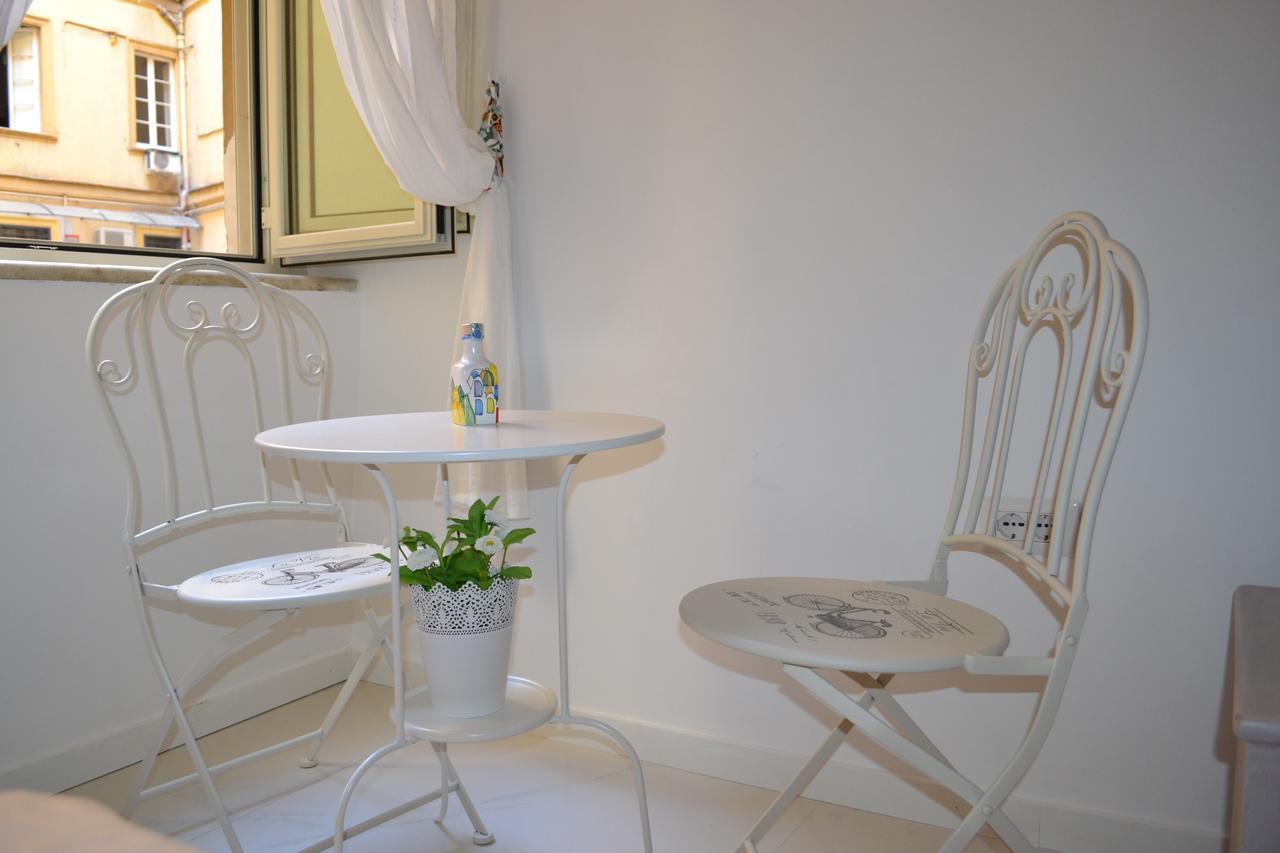 Le Stanze di Dolly Bed and Breakfast Napoli Esterno foto